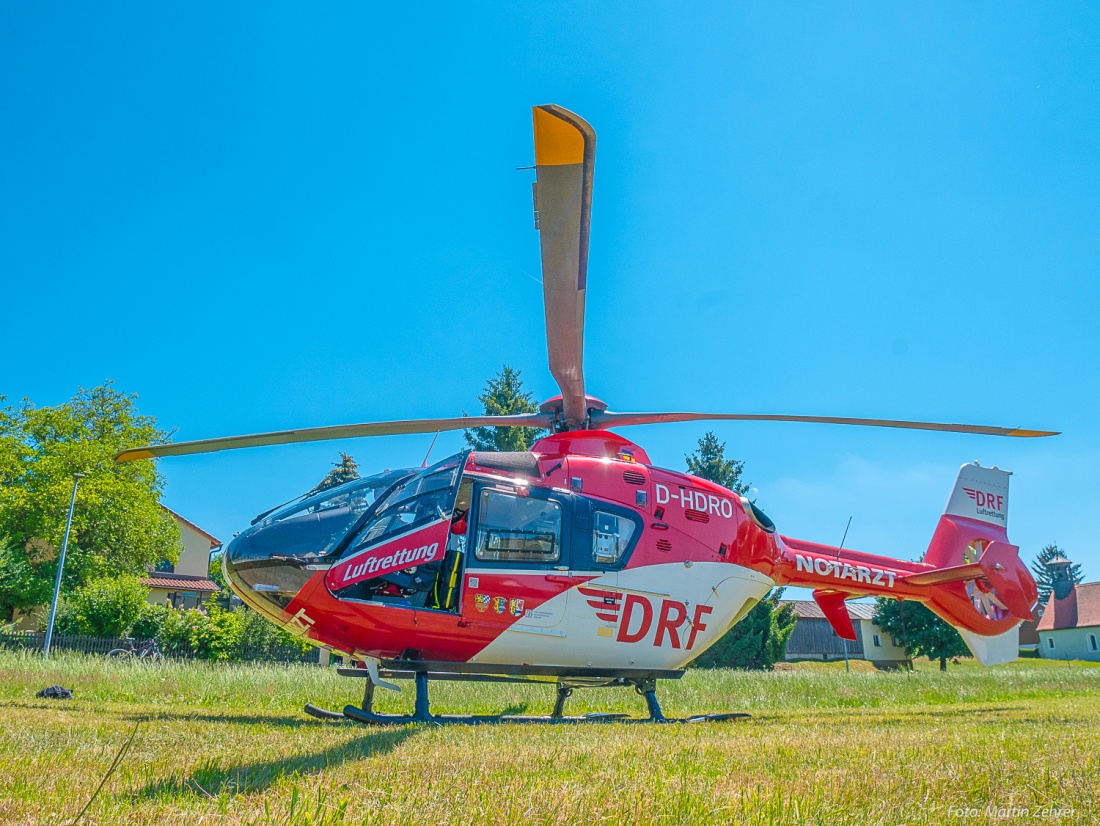 Foto: Martin Zehrer - Hubschrauber der Luftrettung... Wenn der Notarzt schnell da sein muss...<br />
<br />
 