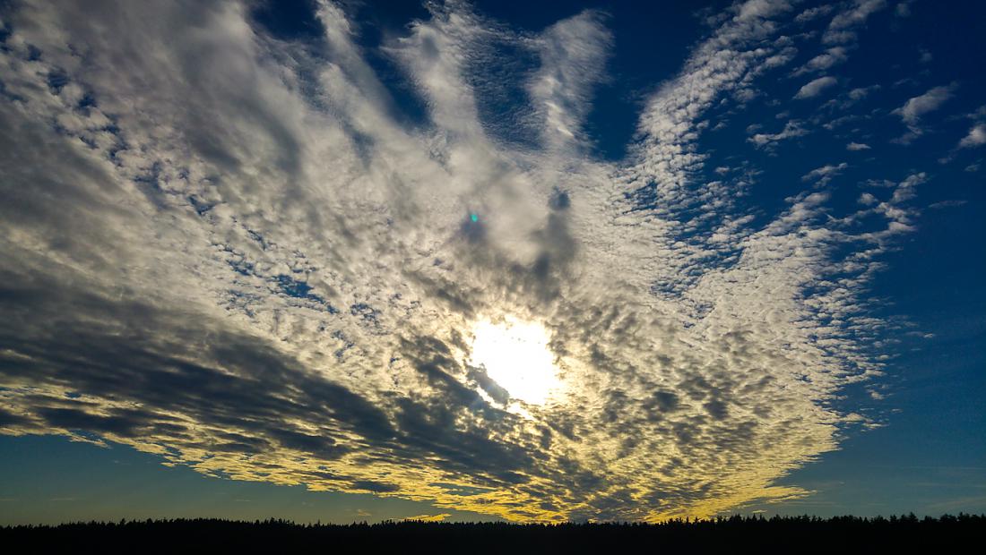 Foto: Martin Zehrer - Der Himmel am 30.12.2019 zwischen Weidenberg und Bayreuth. 