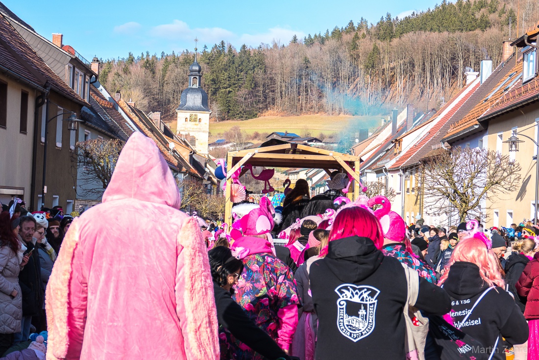 Faschingszug durch Waldeck 2026 - WCV Helau!!!

Am 15. Februar 2026 war es wieder soweit. Tausende Besucher jubelten den Narren zu, das Wetter wurde wie bestellt, wunderschön. Die Sonne strahlte und alle Menschen waren voller Faschings-Laune. WCV Helau!!!!
