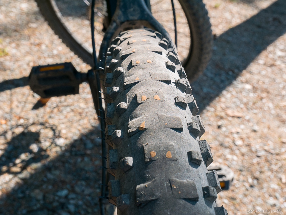 Foto: Martin Zehrer - Ziemlich wenig Gummi drauf... ;-)<br />
<br />
Wieviel Millimeter darf man einen Rad-Reifen runterfahren?  