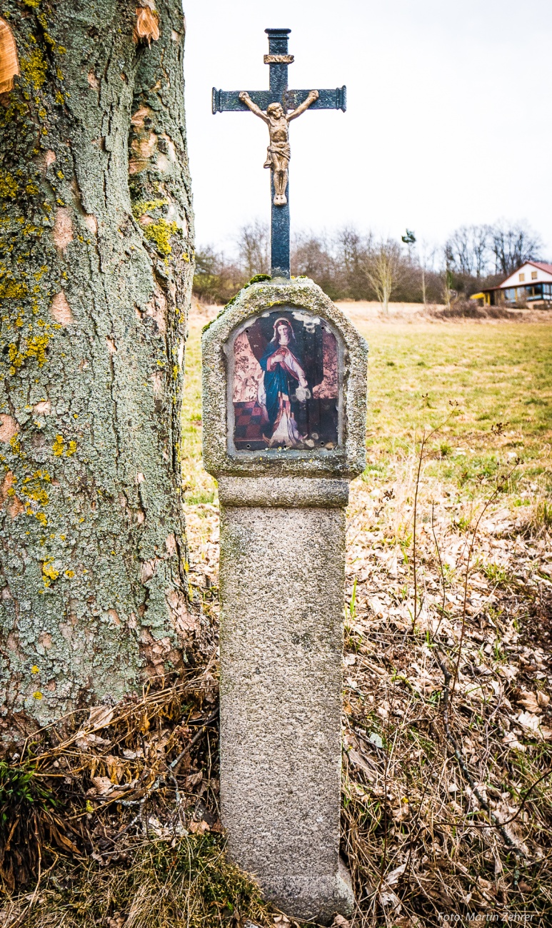 Foto: Martin Zehrer - Ein Feldkreuz kurz vor dem Dorf Atzmannsberg, an der Straße von Köglitz her kommend...<br />
<br />
1. Frühlingsradtour am 11. März 2018<br />
<br />
Von Kemnath, Neusteinreuth, Schönreuth,  