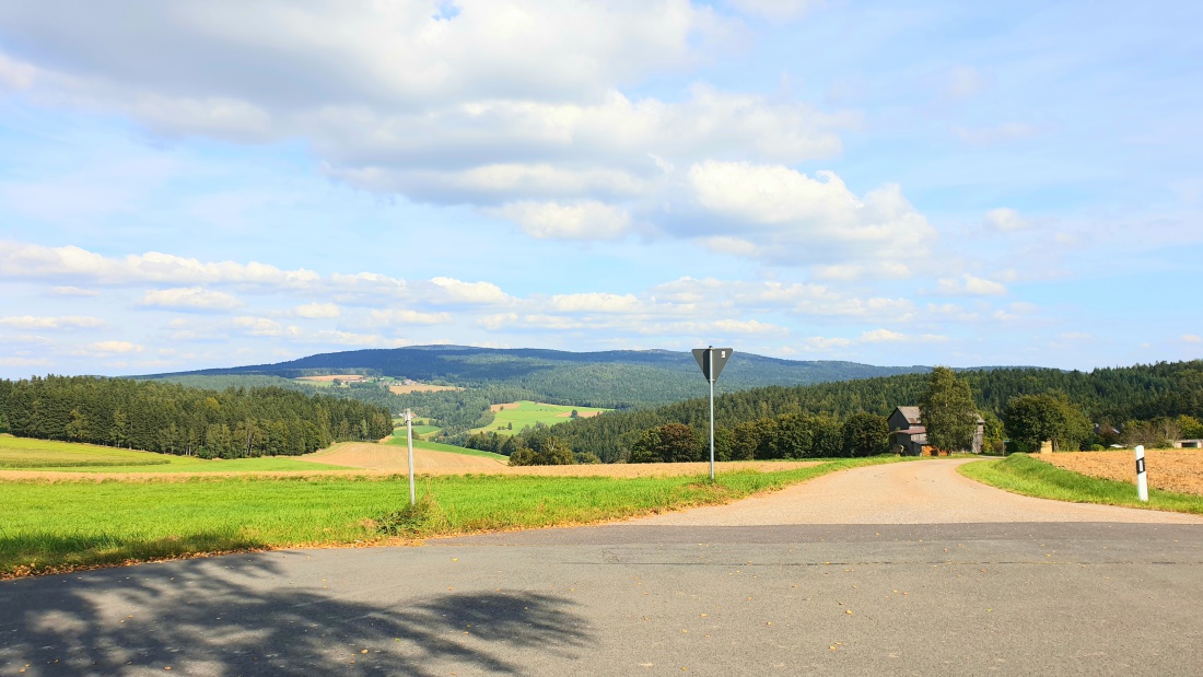 Foto: Martin Zehrer - Endlich oben angekommen - ohne Motor... einfach genial!!!<br />
<br />
Der Blick von Godas aus in Richtung Steinwald...<br />
 