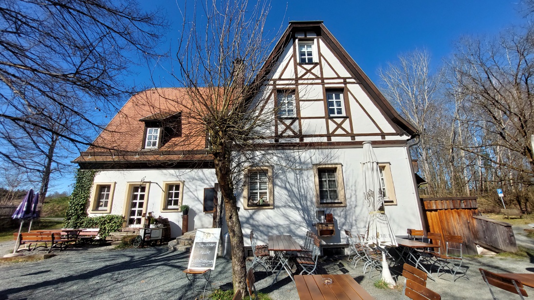 Foto: Martin Zehrer - Wie im Paradies  -  Die Tauritzmühle ist wieder in den Frühling gestartet... ;-)<br />
Zünftige Wirtsleut, nettes Personal und sehr gutes Essen  verwöhnt die Besucher dort! 