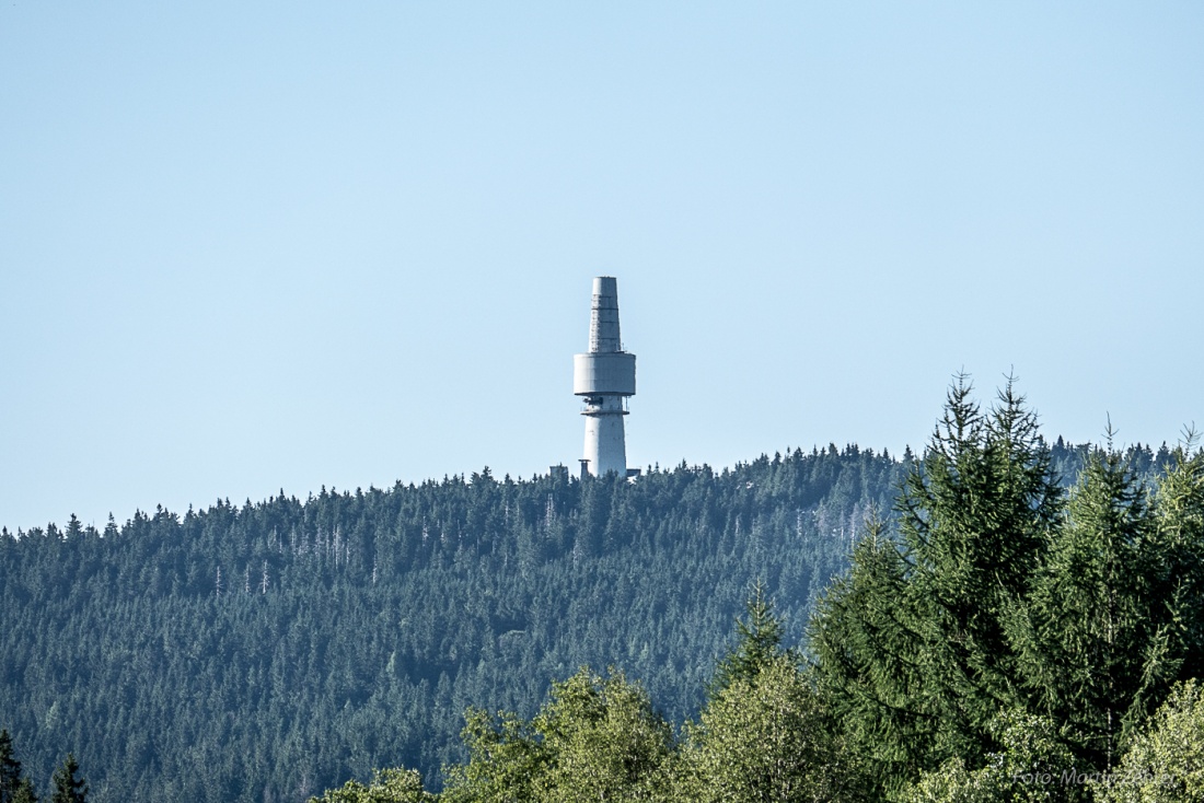 Foto: Martin Zehrer - Der ehemalige Horchposten Schneeberg vom Fichtelsee aus fotografiert... 