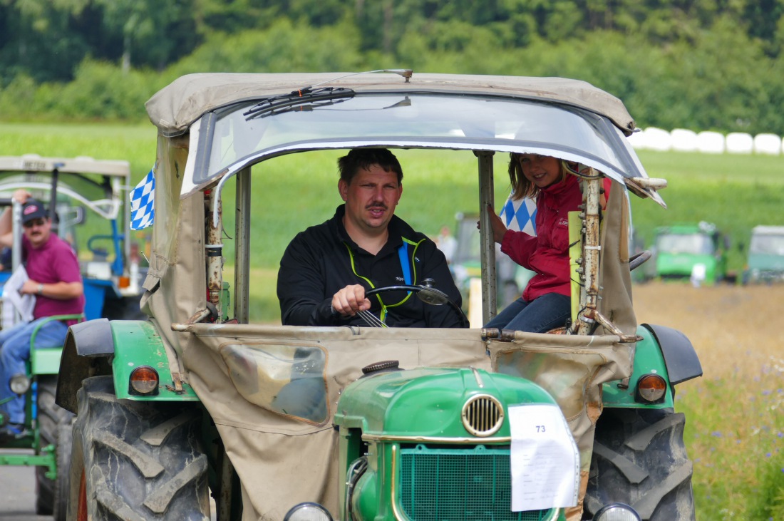 Foto: Martin Zehrer - Traktortreffen 2016 in Oberwappenöst<br />
Trotz Regen am Vormittag kamen an diesem Sonntag ca. 120 Oldtimer-Bulldogs und unzählige Besucher. Zum Mittag hin klarte das Wetter  