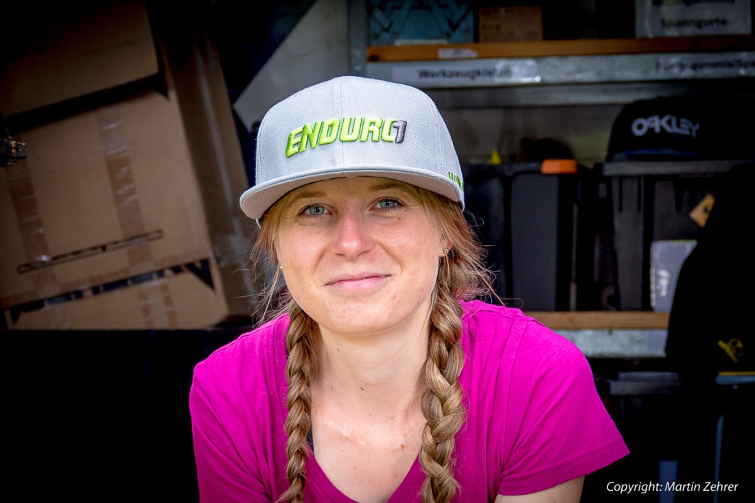 Foto: Martin Zehrer - Stephanie macht, dass es funktioniert am Ochsenkopf ;-) <br />
<br />
Der Lauf zur Enduro-One-Serie am Ochsenkopf ist eine gut organisierte Veranstaltung für Mountainbiker und ande 