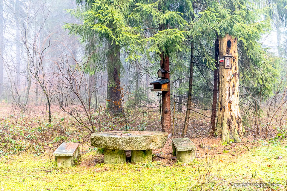 Foto: Martin Zehrer - Rastplatz im Nebel ;-) Dieser Rastplatz befindet sich ungefähr auf dem halben Weg, wenn man zur Kösseine Hochwandert.  