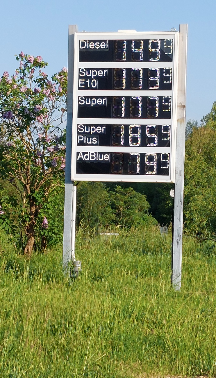 Foto: Martin Zehrer - Sprit-Preise an einer Tankstelle bei Neusorg...<br />
<br />
Am 28. Mai 2023<br />
<br />
Diesel, Benzin,  Super 