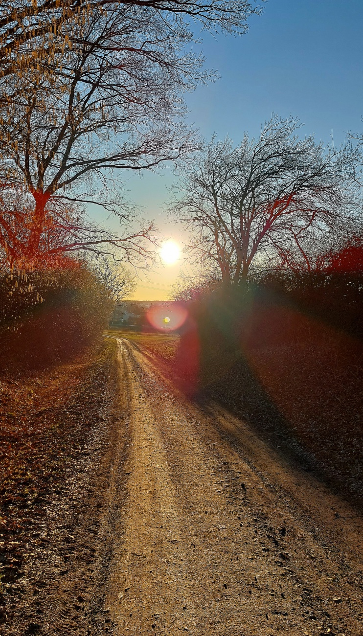 Ein wunderschön sonniger Frühlingstag geht zu Ende.