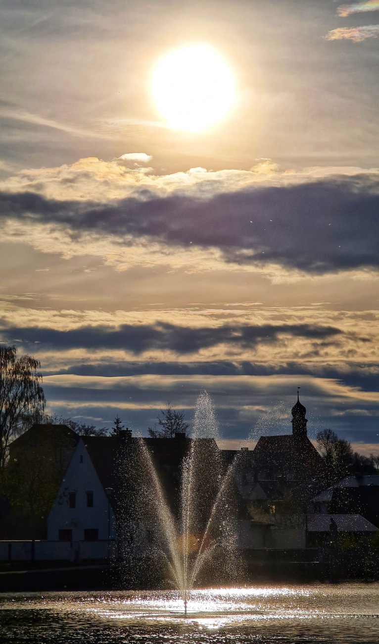 Foto: Jennifer Müller - Hier springt der Brunnen in die Abendsonne ;-) 