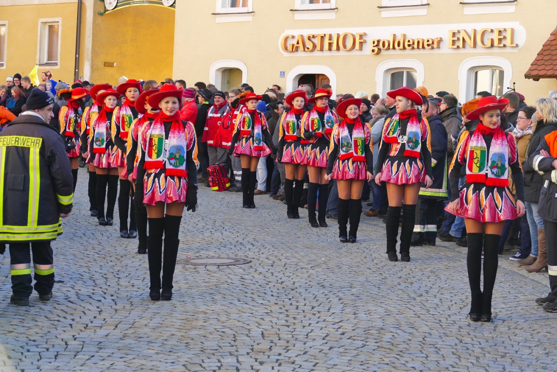Foto: Martin Zehrer - Helau!!!<br />
<br />
44. Faschingszug durch Waldeck am 7. Februar 2016!<br />
<br />
Tanzen, lachen und Gaudi machen ;-)<br />
<br />
Viele Gaudiwagen und unzählige Besucher trafen in Waldeck aufeina 