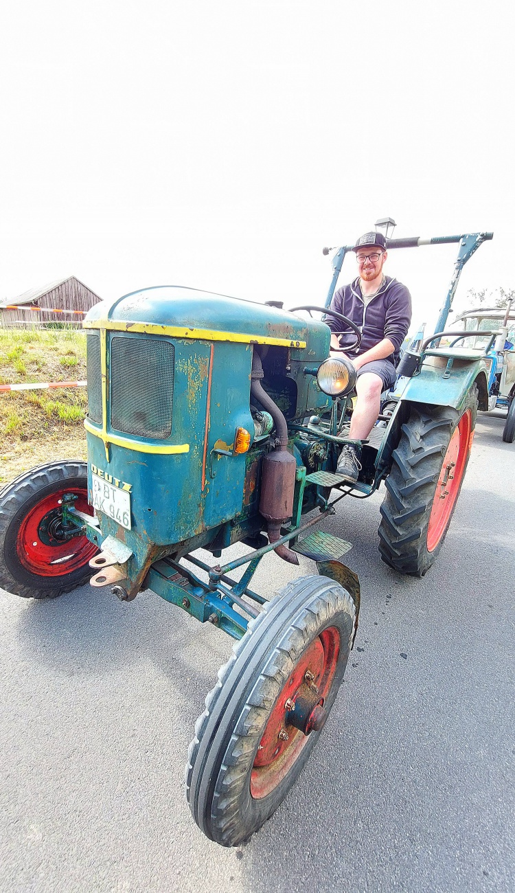 Foto: Martin Zehrer - Deutz-Grüße aus der Vergangenheit!<br />
Hunderte alte Traktoren und deren Fahrer trafen sich in Oberwappenöst.  