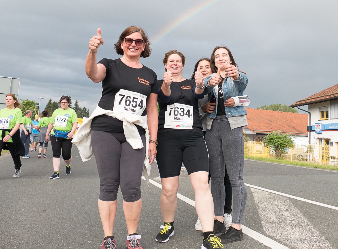 Foto: Martin Zehrer - Nofi-Lauf 2017: Start am Stadtplatz und Ziel beim Siemens... 5,9 Kilometer durch Kemnath und rund herum. Mehr als 8000 Teilnehmer fanden sich in Kemnath zusammen um die S 