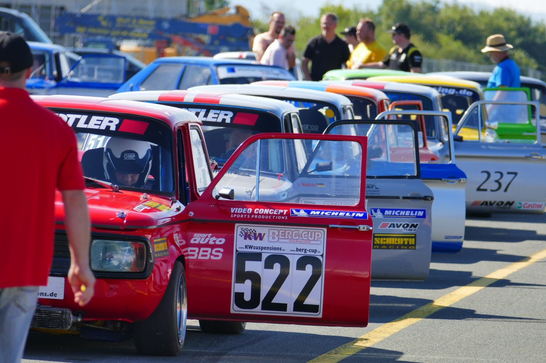 Foto: Martin Zehrer - Vorm Start... Türen auf!<br />
<br />
Flugplatz-Slalom des MSC-Sophiental. Bestes Wetter, top Teilnehmer, fairer Motorsport Nähe Bindlach! 