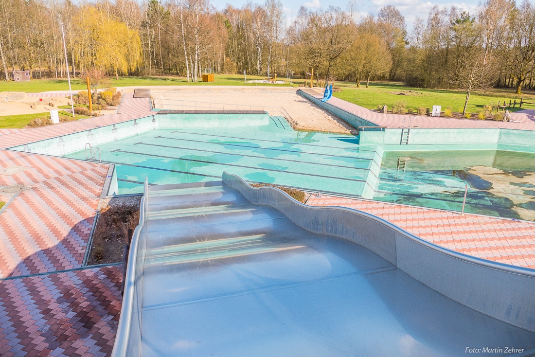 Foto: Martin Zehrer - Nur noch wenige Tage bis zur Eröffnung am 19. Mai 2018... Dann kann man hier wieder ins Wasser rutschen! ;-) 