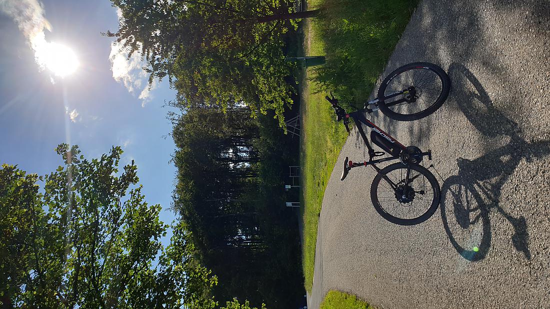 Foto: Martin Zehrer - Oben auf dem Armesberg, das Mesnerhaus hat leider schon zu. <br />
Unterwegs mit dem mittlerweile 3 Jahren Ebike... läuft! 4. Juli 2020 