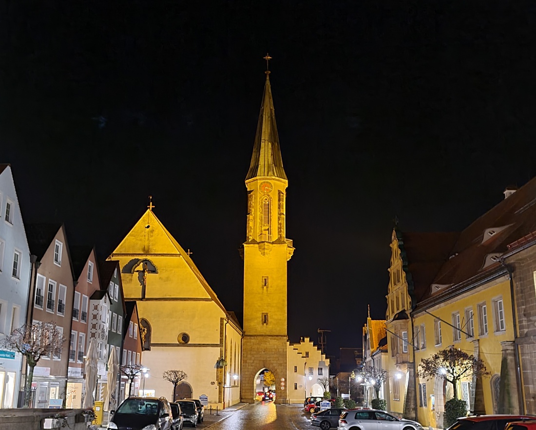 Foto: Jennifer Müller - Wunderschöner Stadtplatz von Kemnath im Nachtmodus... 