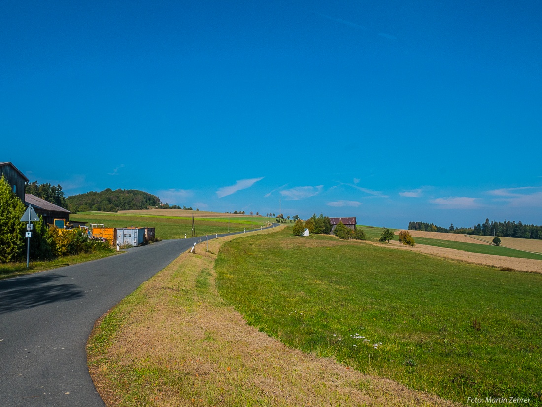 Foto: Martin Zehrer - Radtour nach Godas - Endlich oben angekommen... Der Weg durch den Wald von Neusteinreuth nach Godas zieht sich ganz schön in die Länge... ähhhh Höhe! ;-) 