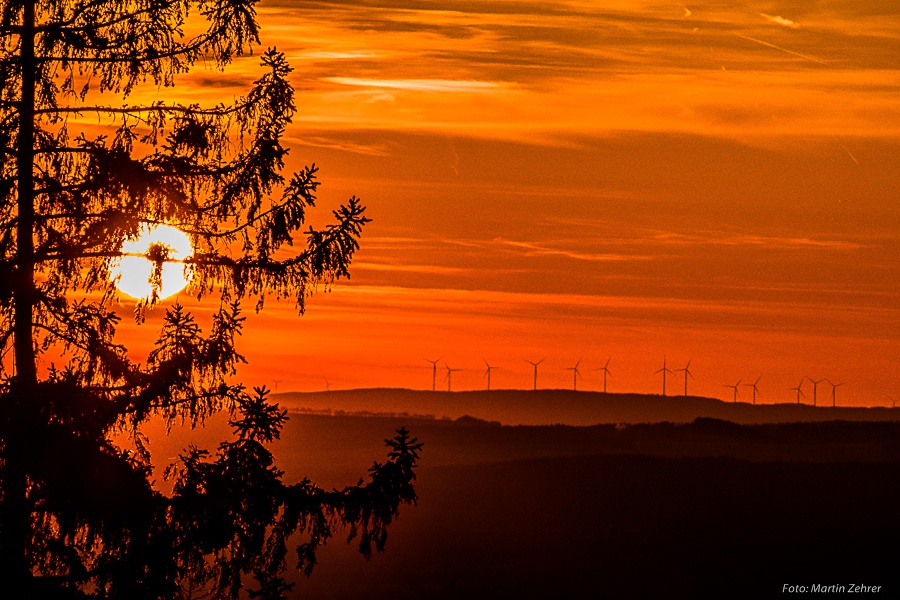 Foto: Martin Zehrer - Der unglaubliche Sonnenuntergangs-Blick zum Horizont...<br />
<br />
6. April 2018 