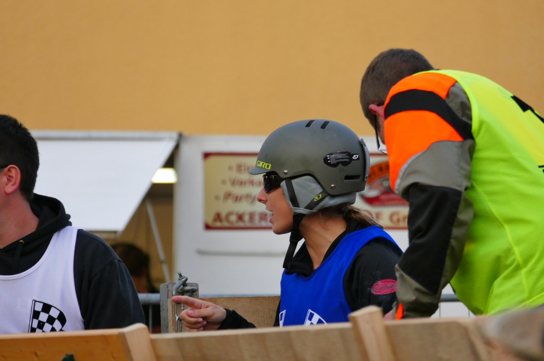 Foto: Martin Zehrer - Genial - Die legendären Bobbycar Meisterschaft in Preißach. <br />
"Den of Vice" veranstaltete heute das 3. Bobbycar-Rennen durch die Ortschaft Preißach. <br />
Zig Starter rasten  