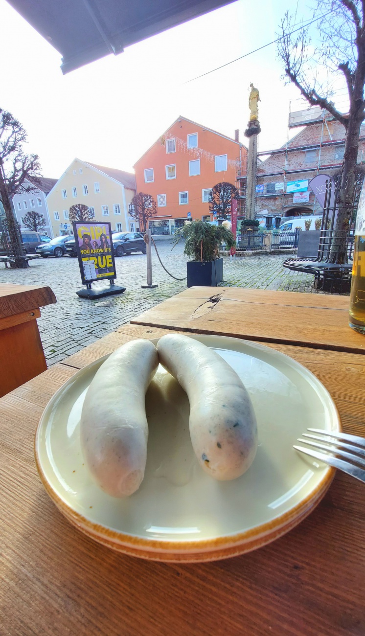 Foto: Martin Zehrer - Weißwurst-Essen in Kehlheim  