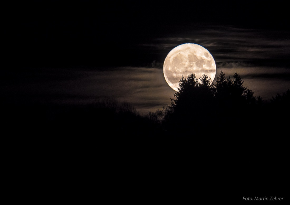 Foto: Martin Zehrer - Foto vom Super-Mond aus dem letzten Jahr ca. am 14. oder 15. November 2016;-) 