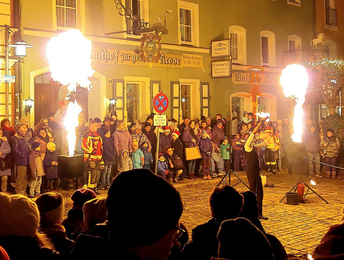 Foto: Martin Zehrer - Feuershow zum Candlelight shopping in Kemnath.  