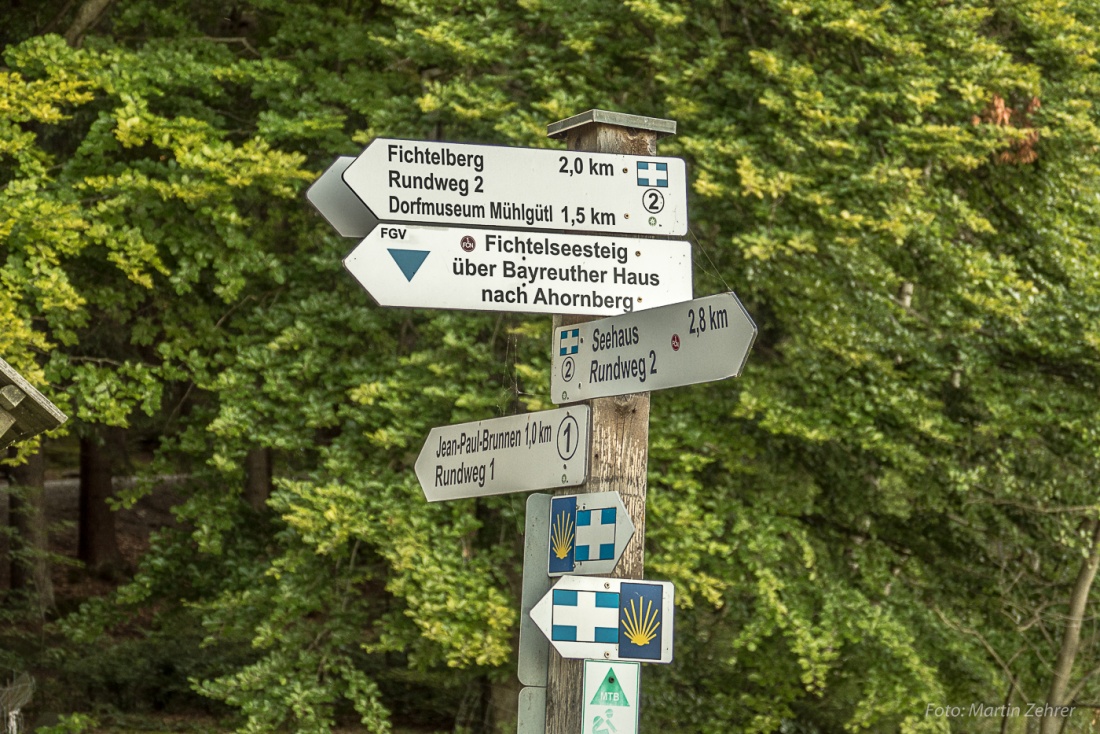 Foto: Martin Zehrer - Wegweiser am Fichtelsee...  