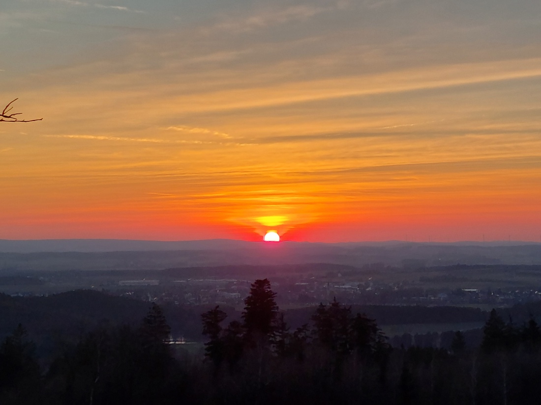 Foto: Martin Zehrer - Nur noch ein paar Sekunden...<br />
<br />
Herrlicher Sonnenuntergang am 13. Februar 2022, oben bei Godas;-) 