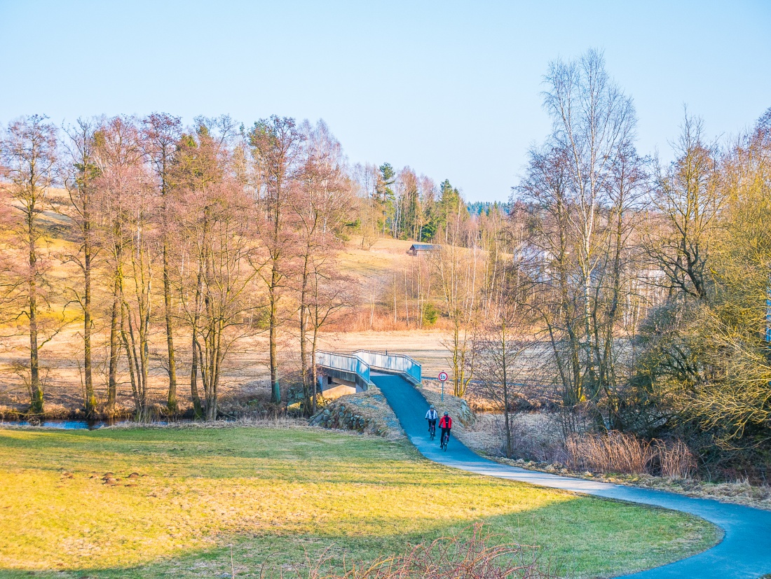 Foto: Martin Zehrer - Der Radweg von Riglasreuth nach Trevesen, an der Naab entlang. <br />
<br />
Radtour mit dem E-Bike von Kemnath über Neusteinreuth nach Godas hoch, Trevesen, Kautzenhof und über de 