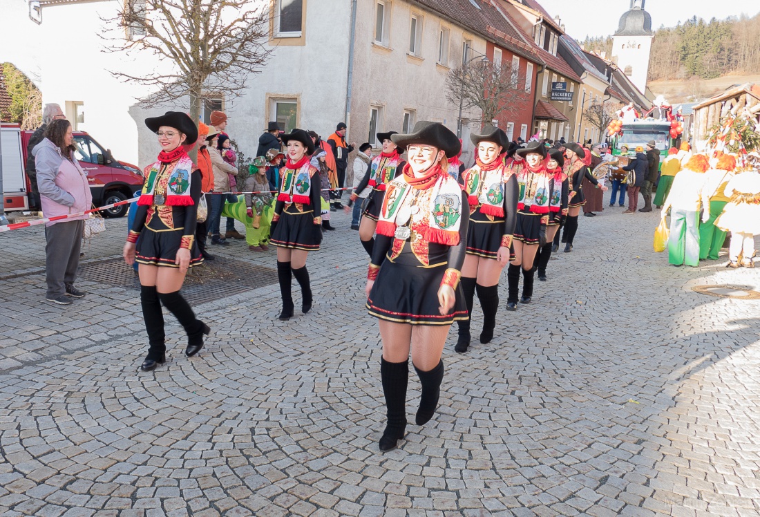 Faschingszug durch Waldeck 2026 - WCV Helau!!!

Am 15. Februar 2026 war es wieder soweit. Tausende Besucher jubelten den Narren zu, das Wetter wurde wie bestellt, wunderschön. Die Sonne strahlte und alle Menschen waren voller Faschings-Laune. WCV Helau!!!!
