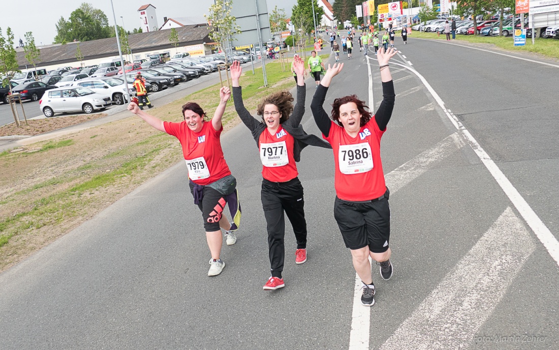 Foto: Martin Zehrer - Nofi-Lauf 2017: Start am Stadtplatz und Ziel beim Siemens... 5,9 Kilometer durch Kemnath und rund herum. Mehr als 8000 Teilnehmer fanden sich in Kemnath zusammen um die S 