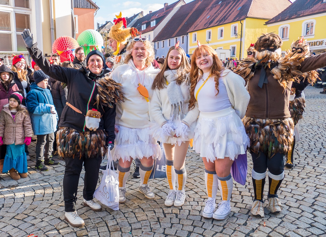 Faschingszug durch Waldeck 2026 - WCV Helau!!!

Am 15. Februar 2026 war es wieder soweit. Tausende Besucher jubelten den Narren zu, das Wetter wurde wie bestellt, wunderschön. Die Sonne strahlte und alle Menschen waren voller Faschings-Laune. WCV Helau!!!!
