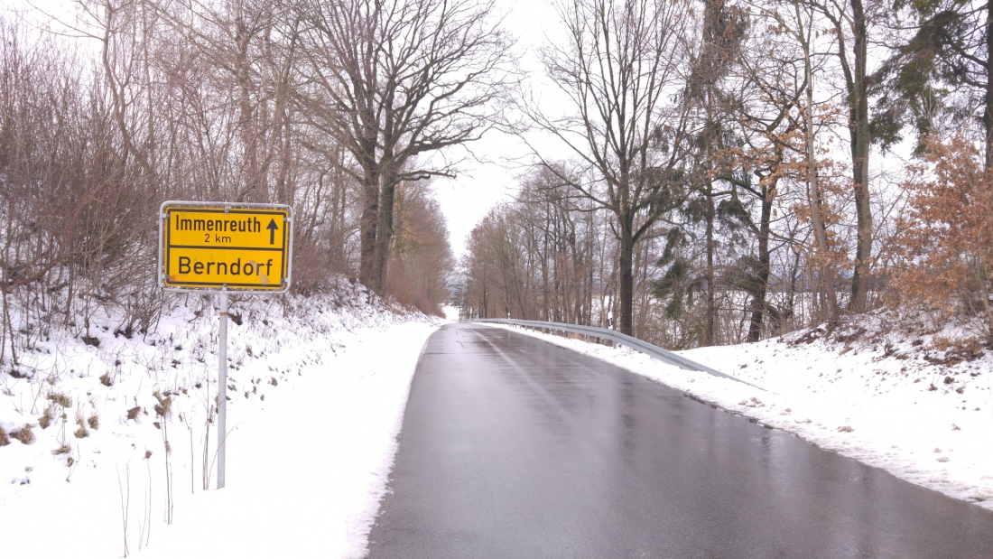 Foto: Martin Zehrer - Wandern von Kemnath nach Immenreuth: <br />
<br />
Noch 2 Kilometer... 
