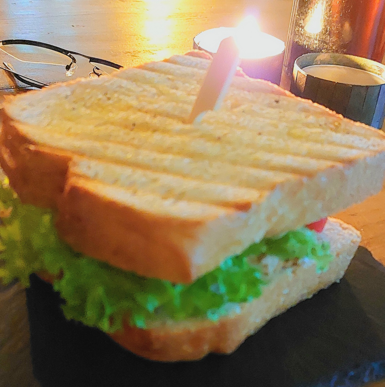 Foto: Martin Zehrer - Leckeres Thunfisch-Sandwich im KulturCafe Alte Druckerei in Kemnath. 
