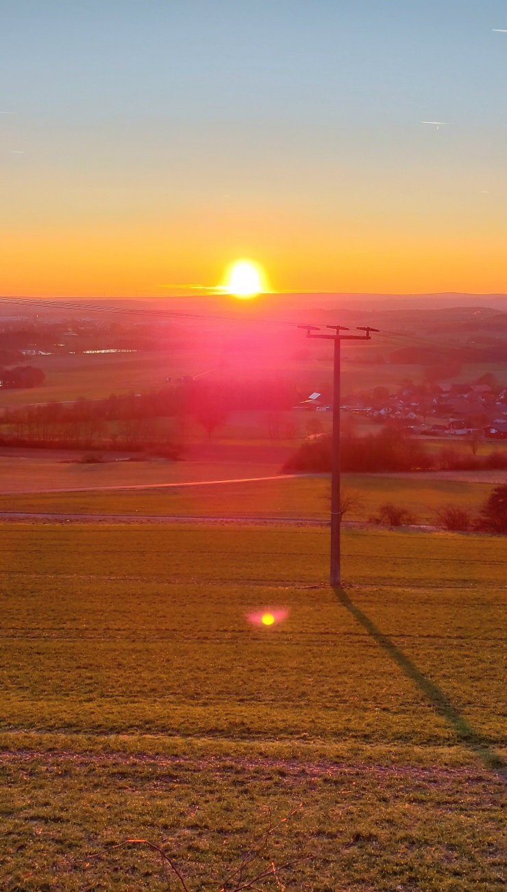 Foto: Martin Zehrer - Sonnen-Schein!!! Feierabend,  vom Zinster Hügel zum Horizont!! 