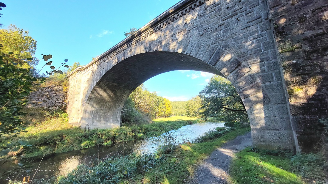 Foto: Martin Zehrer - Diese Brücke befindet sich am Wanderweg zwischen Windischeschenbach und Schweinsmühle.<br />
 