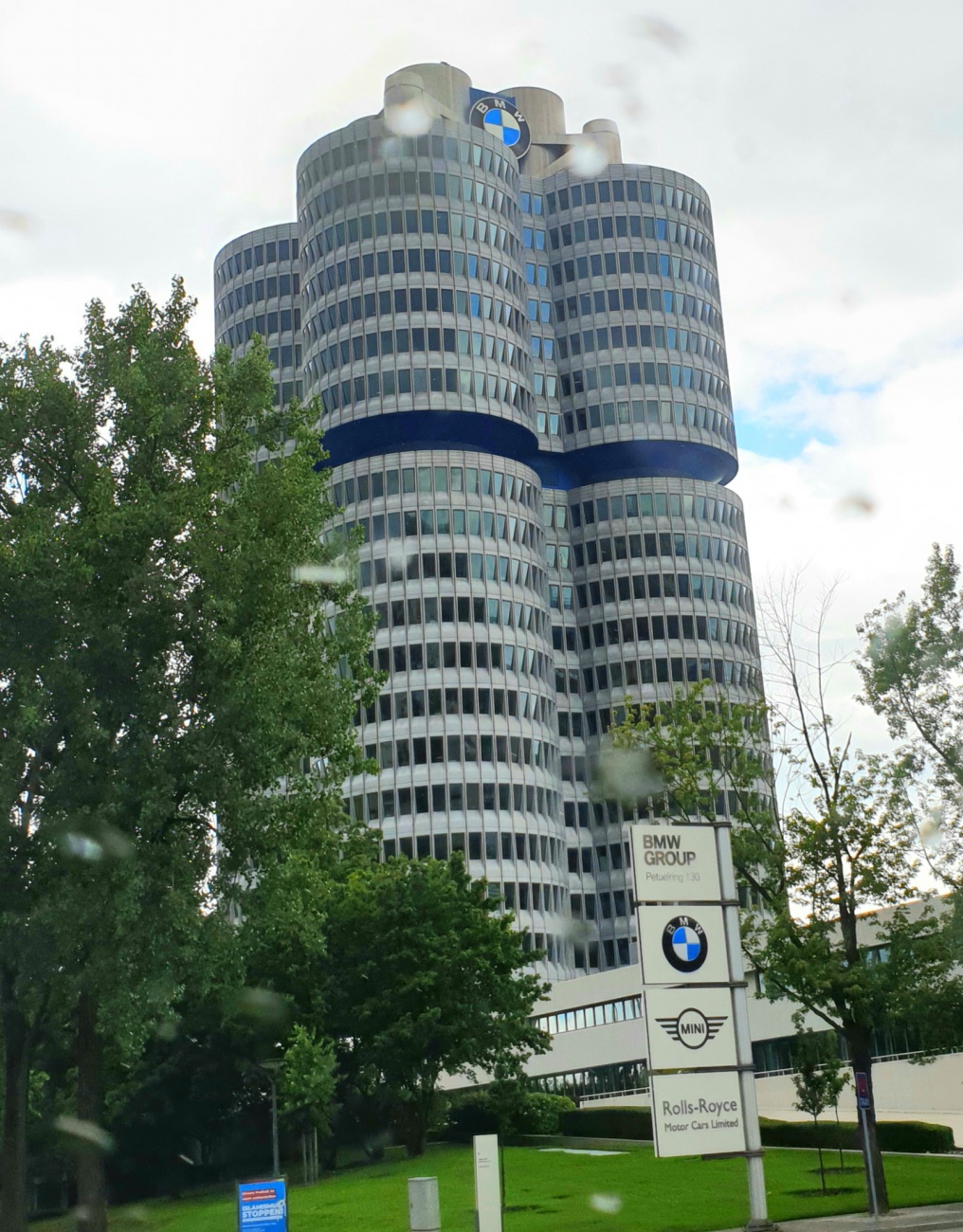Foto: Martin Zehrer - Markantes BMW-Gebäude in München  