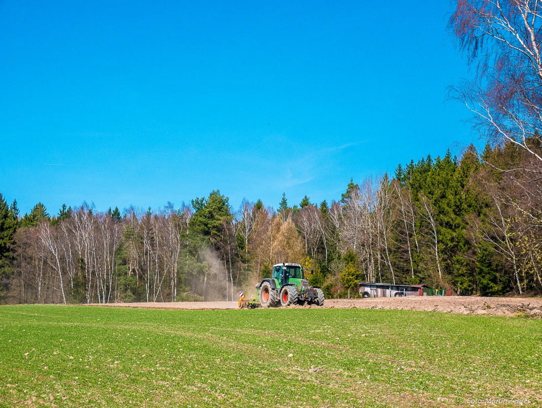 Foto: Martin Zehrer - Die Bauern bestellen ihre Felder... 7. April 2018 