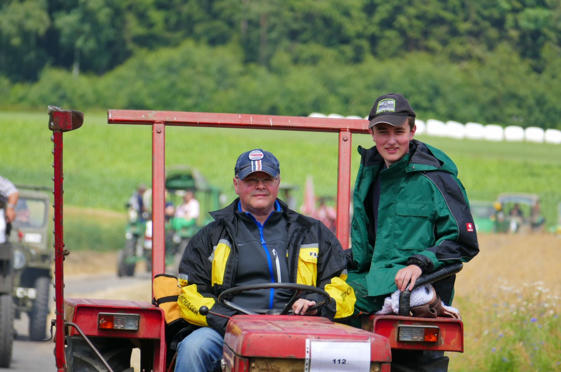 Foto: Martin Zehrer - Traktortreffen 2016 in Oberwappenöst<br />
Trotz Regen am Vormittag kamen an diesem Sonntag ca. 120 Oldtimer-Bulldogs und unzählige Besucher. Zum Mittag hin klarte das Wetter  