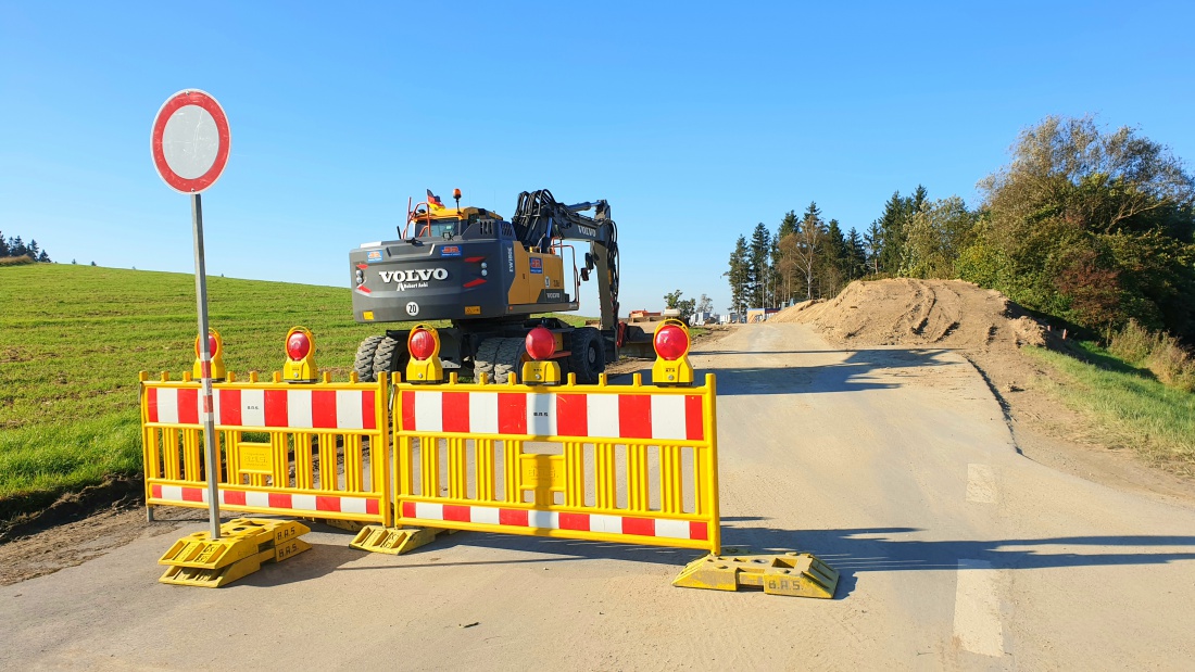 Foto: Martin Zehrer - Die Baustelle oberhalb von Godas. Hier wird die Straße nach Waldeck aufwendig saniert... 