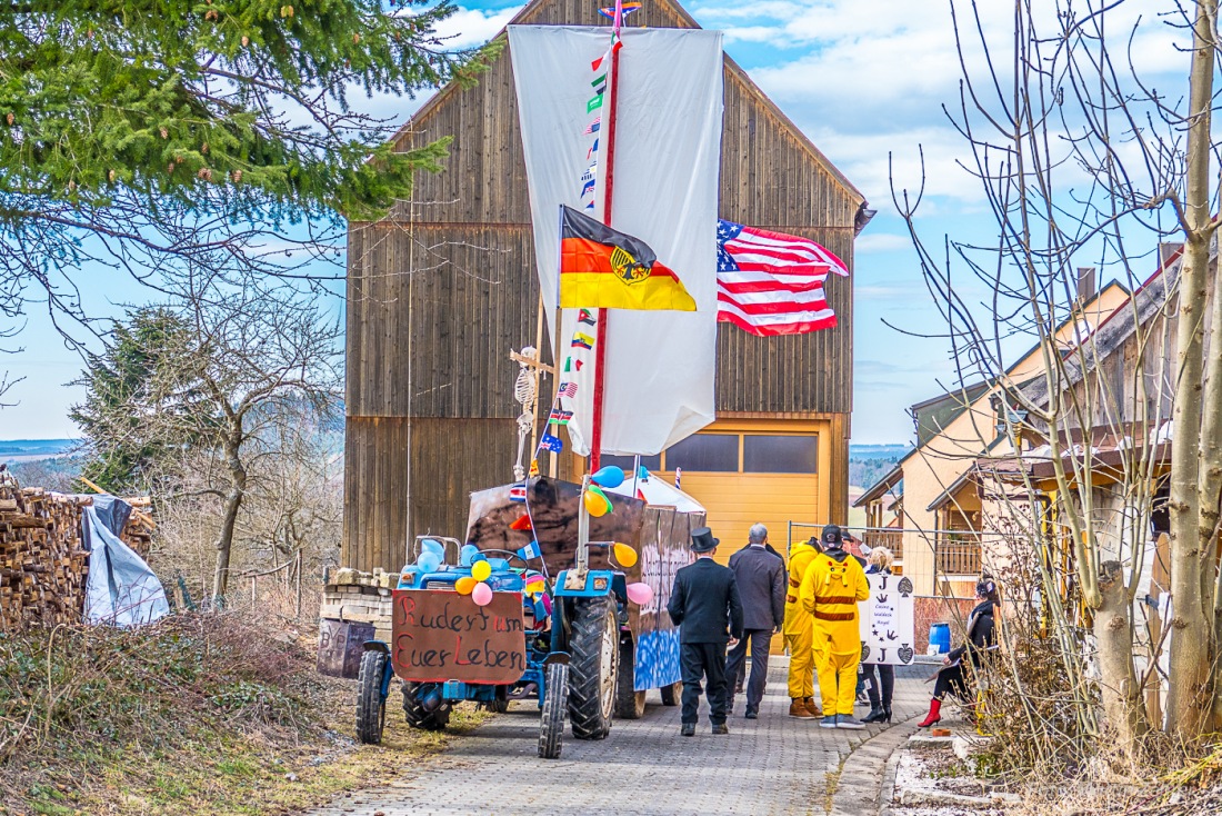 Foto: Martin Zehrer - Fasching in Waldeck 2017... viele Narren, lustiges Volk und Hammer-Wetter :-) 