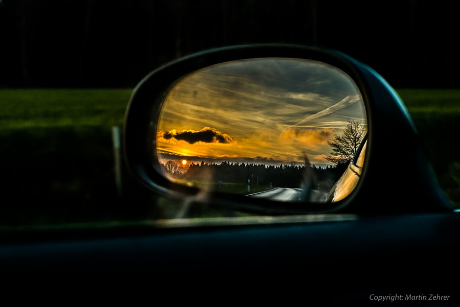 Foto: Martin Zehrer - Einfach mal in den Rückspiegel schauen und dann soetwas wunderschönes erfahren. Auf der Fahrt in die Arbeit, von Kemnath nach Immenreuth, früh ca. im Februar 2014 