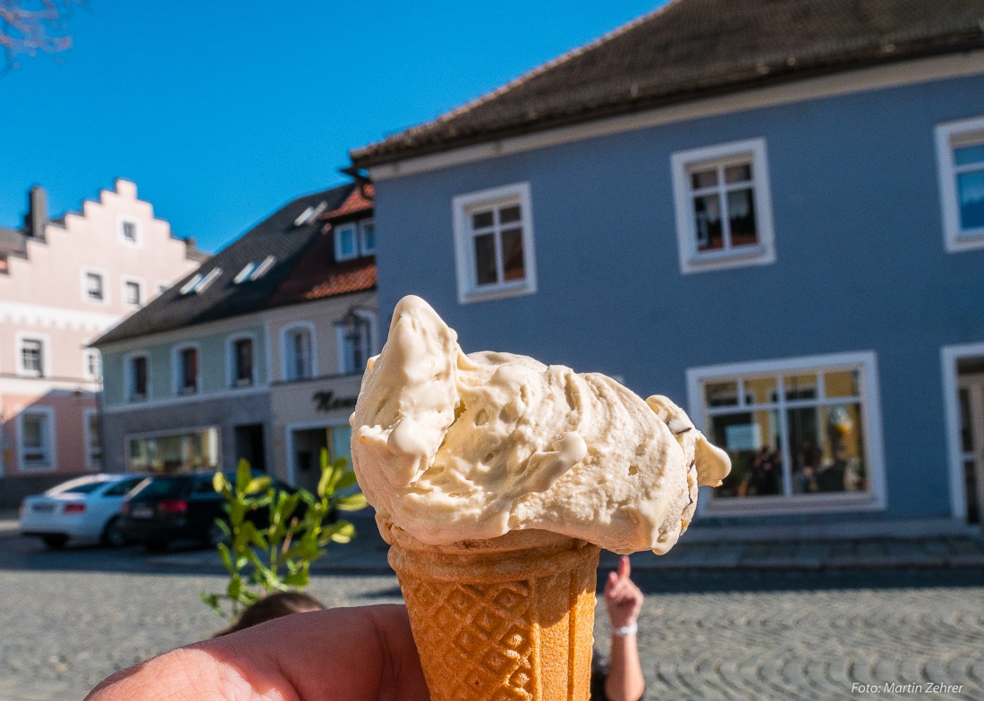 Foto: Martin Zehrer - Eis im Frühling... ;-)<br />
<br />
Das Wetter war sehr sonnig. Die Temperatur allerdings noch etwas frisch. Man konnte es gerade noch in kurzer Hose ertragen :-)<br />
<br />
7. April 2018 