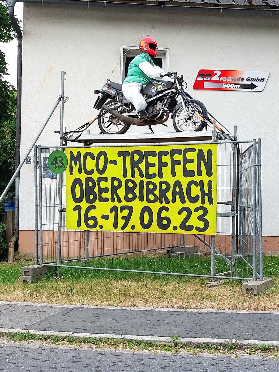Foto: Martin Zehrer - Er ist schon unterwegs :-D<br />
<br />
MCO-TREFFEN<br />
OBERBIBRACH<br />
16.-17.06.23 