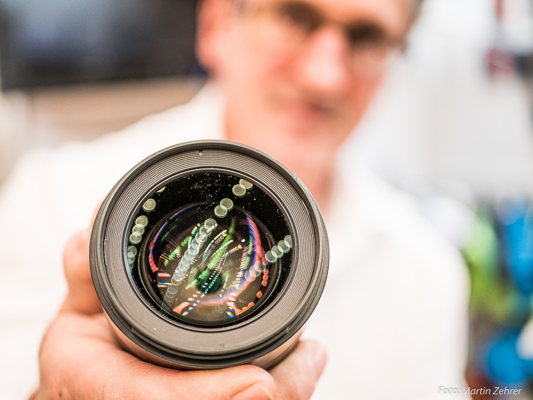 Foto: Martin Zehrer - Sehr schöne Linse von Samyang. Das Objektiv hat eine Brennweite von 50mm und eine Lichtstärke von 1.2! Es besitzt keinen Autofocus und muß mechanisch, also per Hand, bedi 