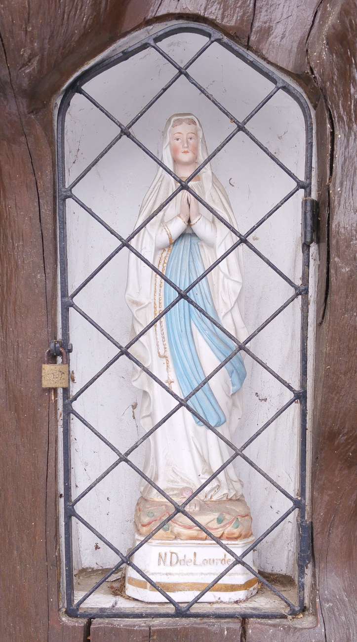 Foto: Martin Zehrer - Wandern von Kemnath nach Immenreuth: <br />
<br />
Heiligenfigur aus Lourdes. 