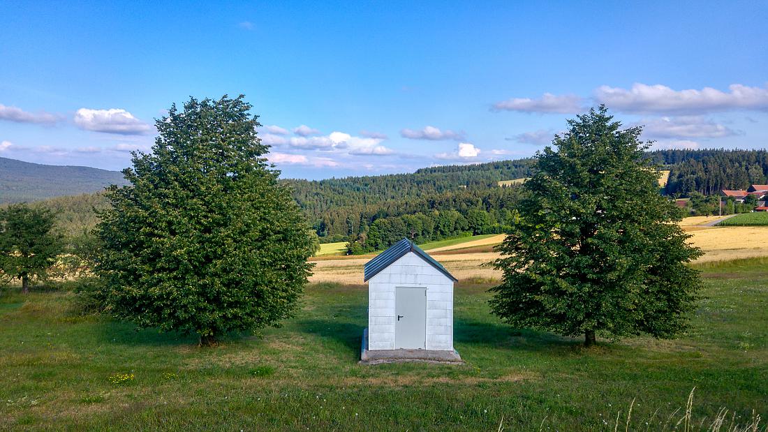Foto: Martin Zehrer - Die kleine Kapelle zwischen Godas und dem Armesberg am 14. Juli 2019 