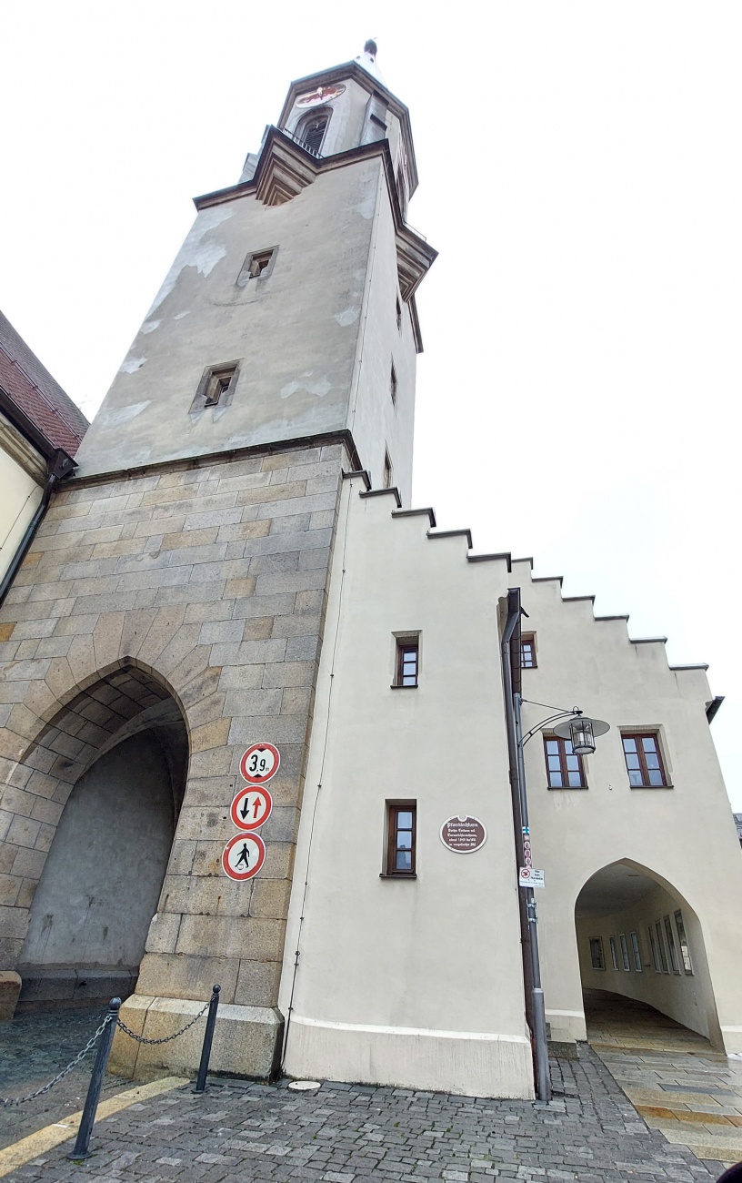 Foto: Martin Zehrer - Die Kirche und der Kirchturm, die auf dem Stadtplatz von 95478 Kemnath stehen, sind wichtige Landmarks für die Stadt und ihre Bewohner. Die Kirche ist ein wunderschönes G 