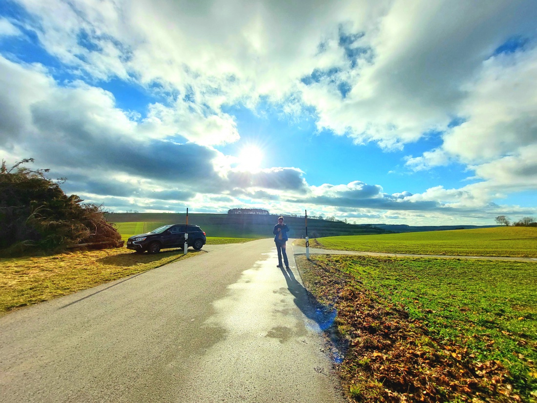 Foto: Martin Zehrer - Silvester-Spaziergang 2021, mit Frühlings-Flair, zwischen Neuenreuth und Kastl.  